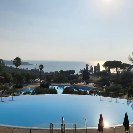 Vue Exceptionnelle Sur La Et Le Cap Esterel Сен-Рафаэль